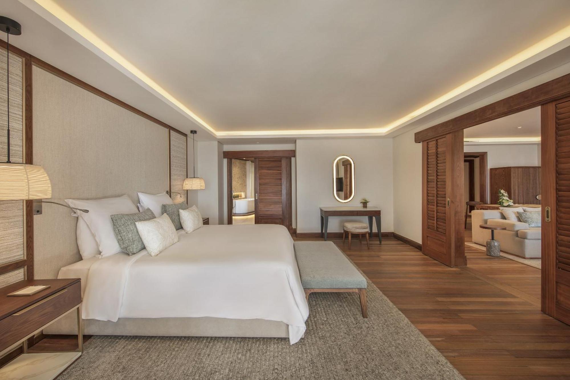 ปาราดิส บีชคอมเบอร์ กอล์ฟ รีสอร์ต แอนด์ สปา Hotel เลอ โมน ภายนอก รูปภาพ